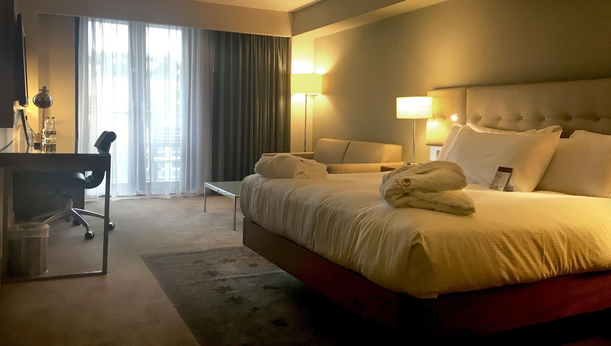 Doubletree By Hilton Lincoln Hotell Exteriör bild