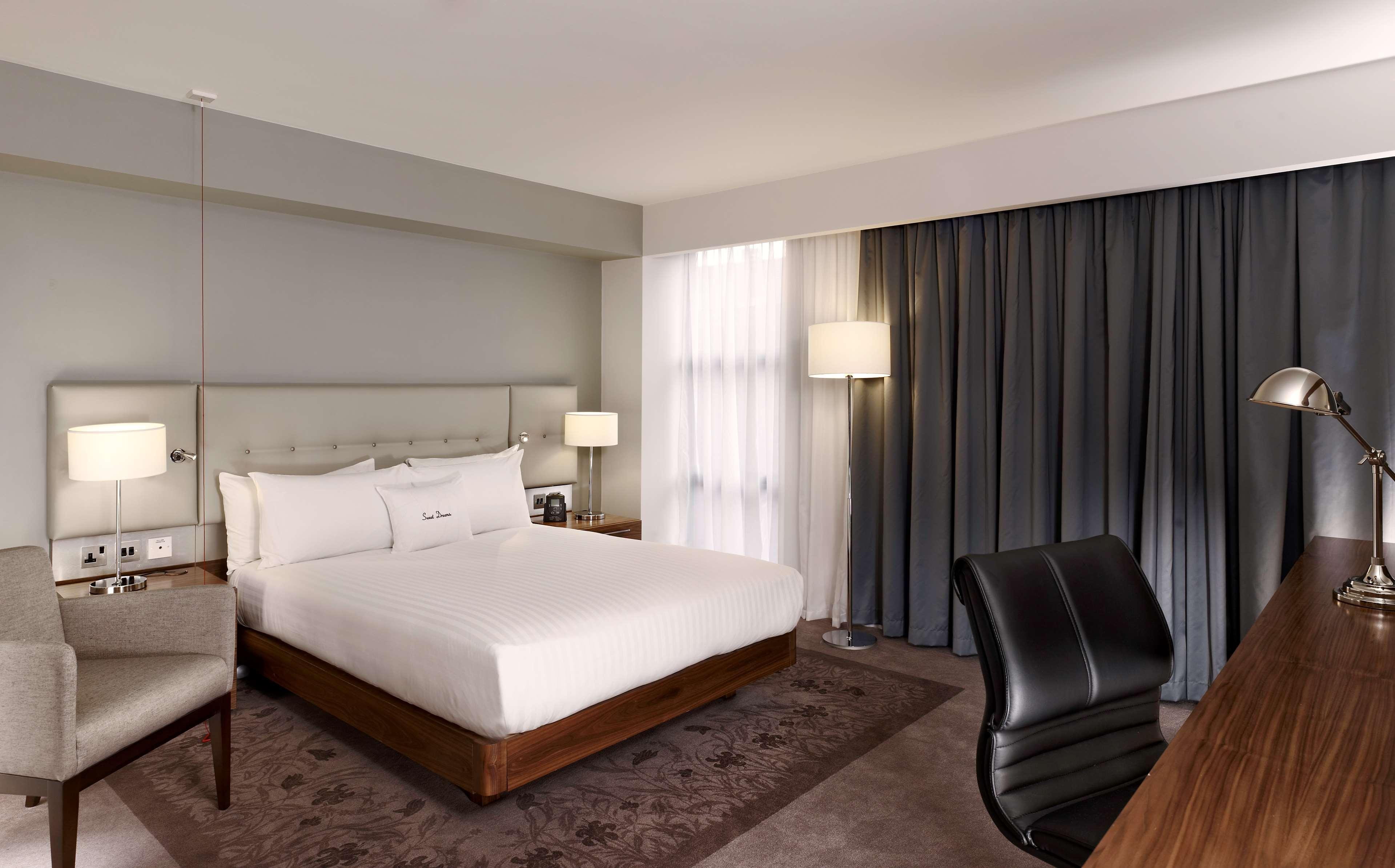 Doubletree By Hilton Lincoln Hotell Exteriör bild