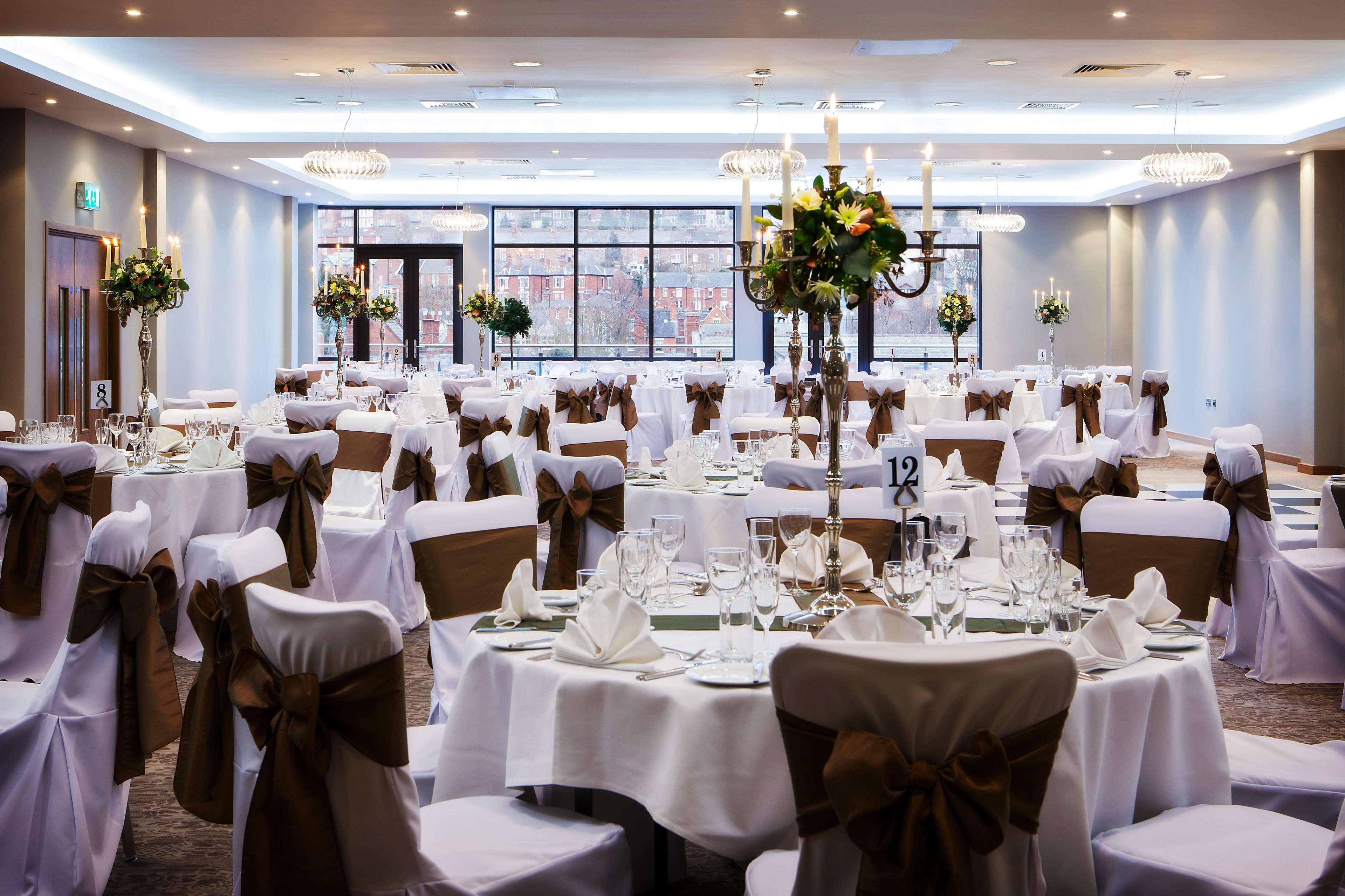 Doubletree By Hilton Lincoln Hotell Exteriör bild