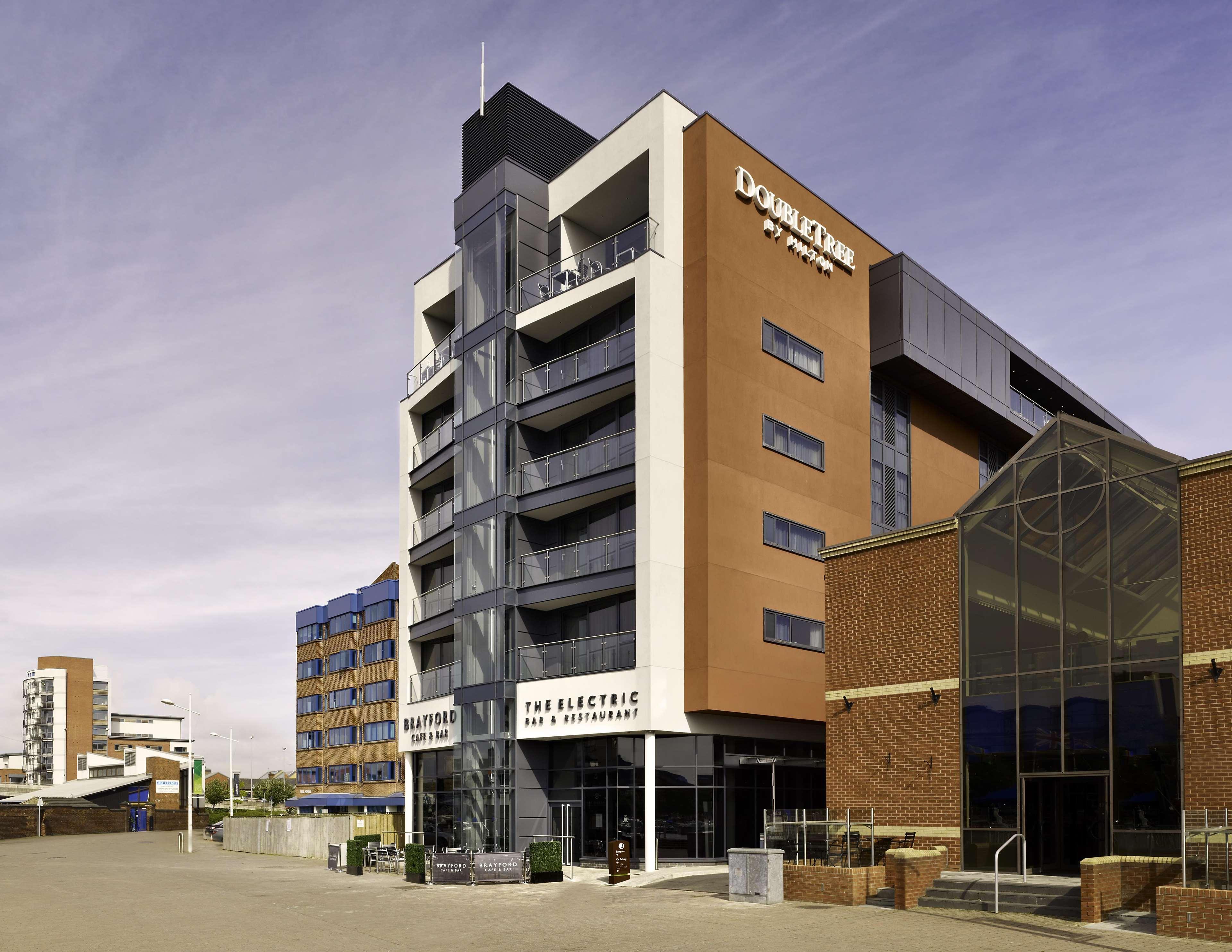 Doubletree By Hilton Lincoln Hotell Exteriör bild