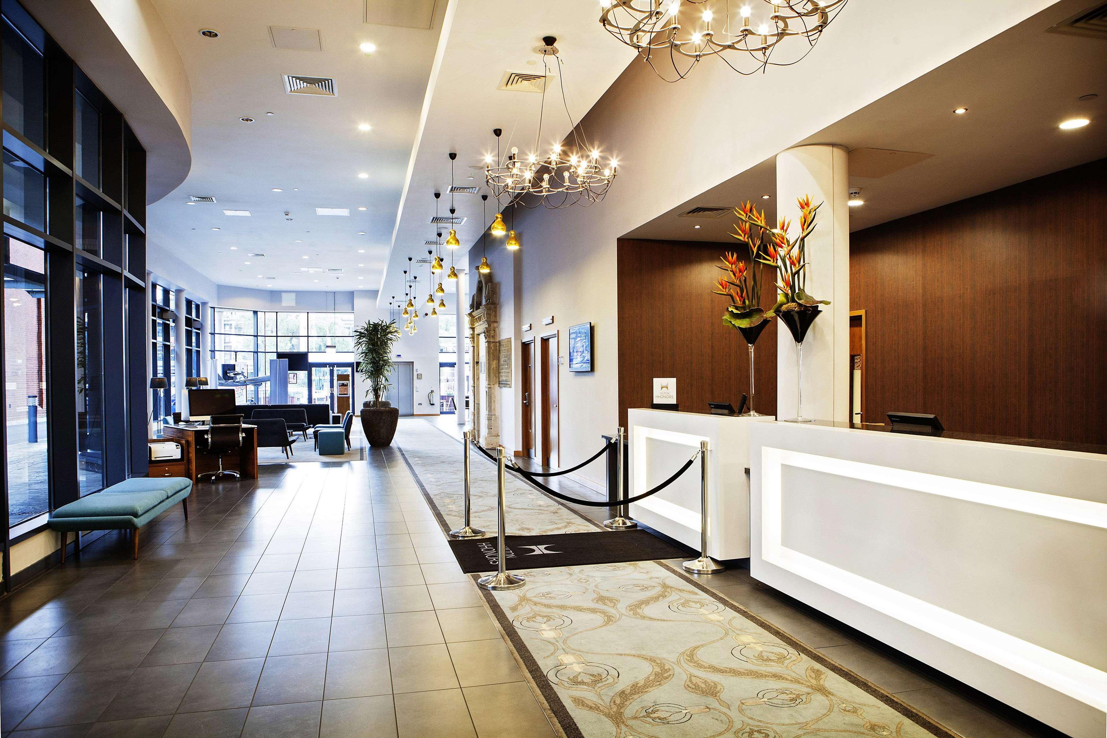 Doubletree By Hilton Lincoln Hotell Exteriör bild