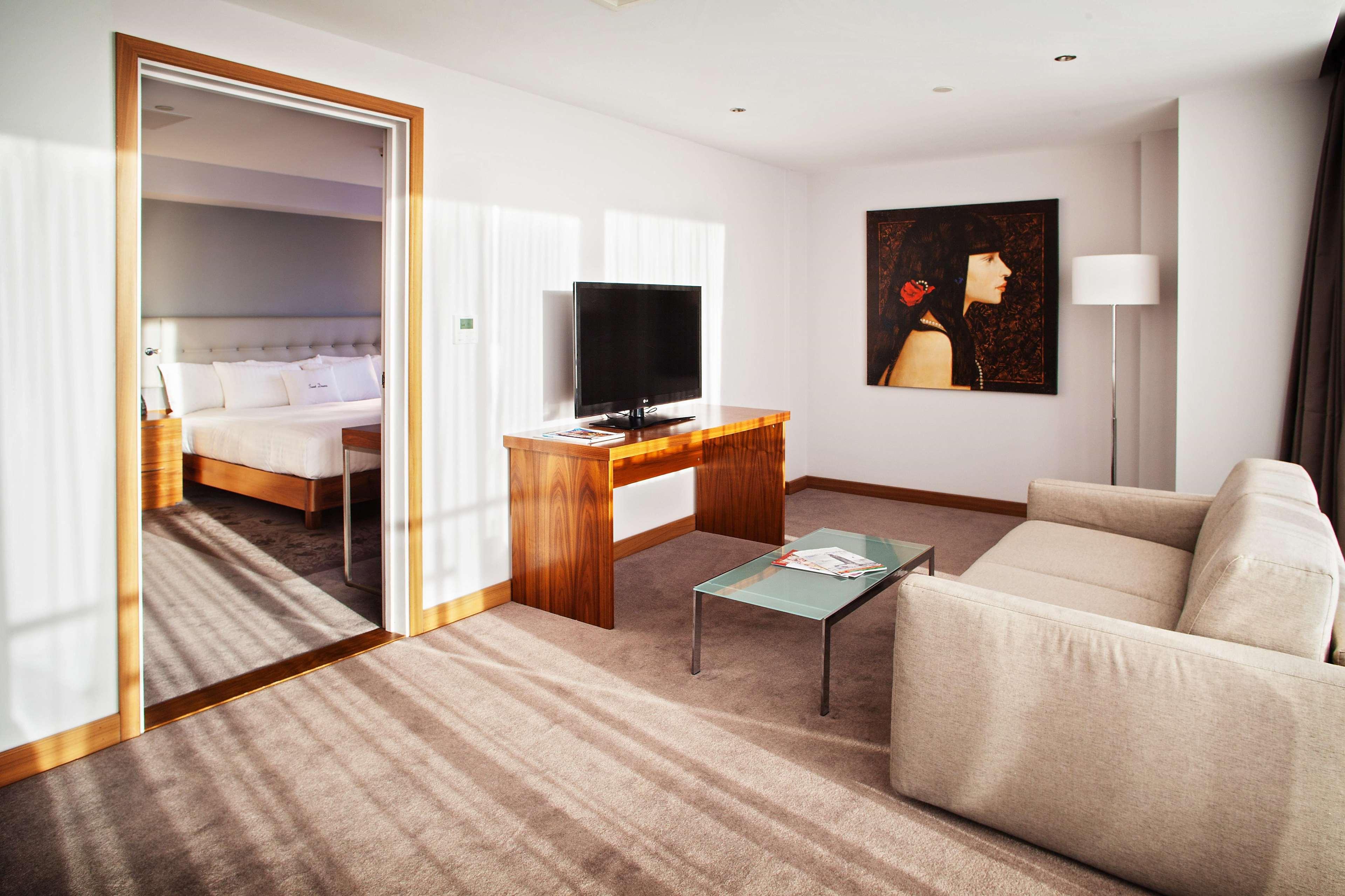 Doubletree By Hilton Lincoln Hotell Exteriör bild