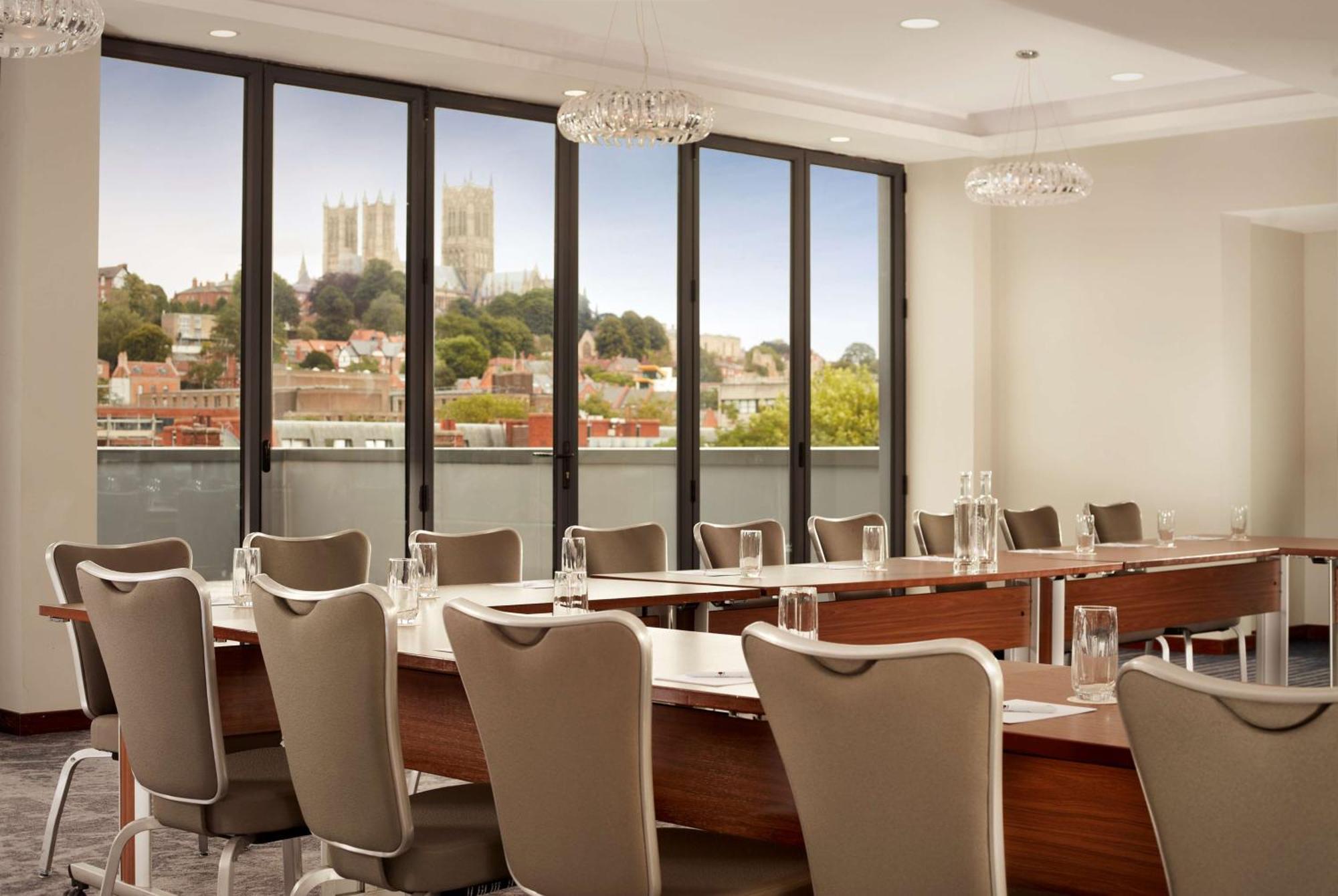 Doubletree By Hilton Lincoln Hotell Exteriör bild