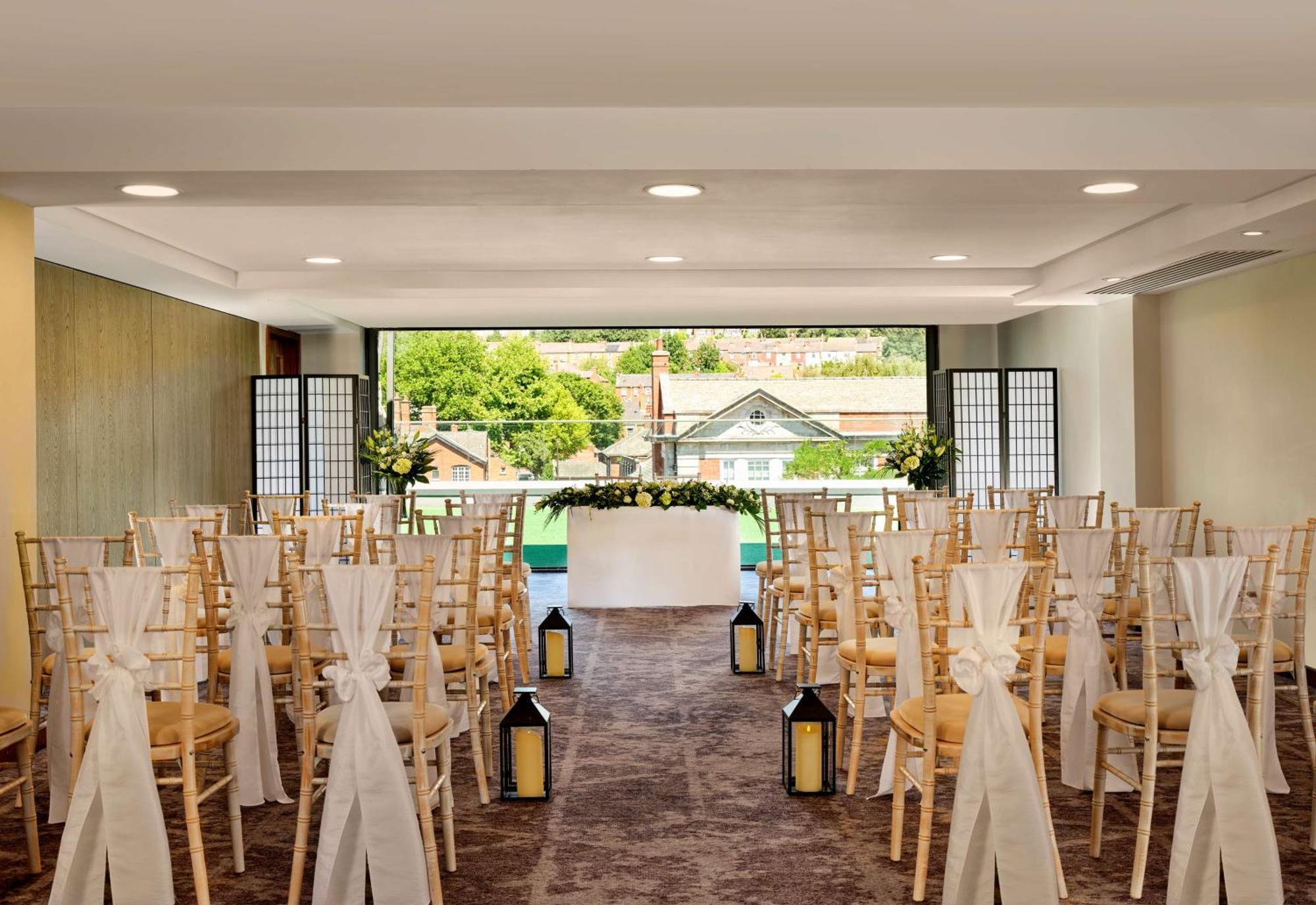 Doubletree By Hilton Lincoln Hotell Exteriör bild
