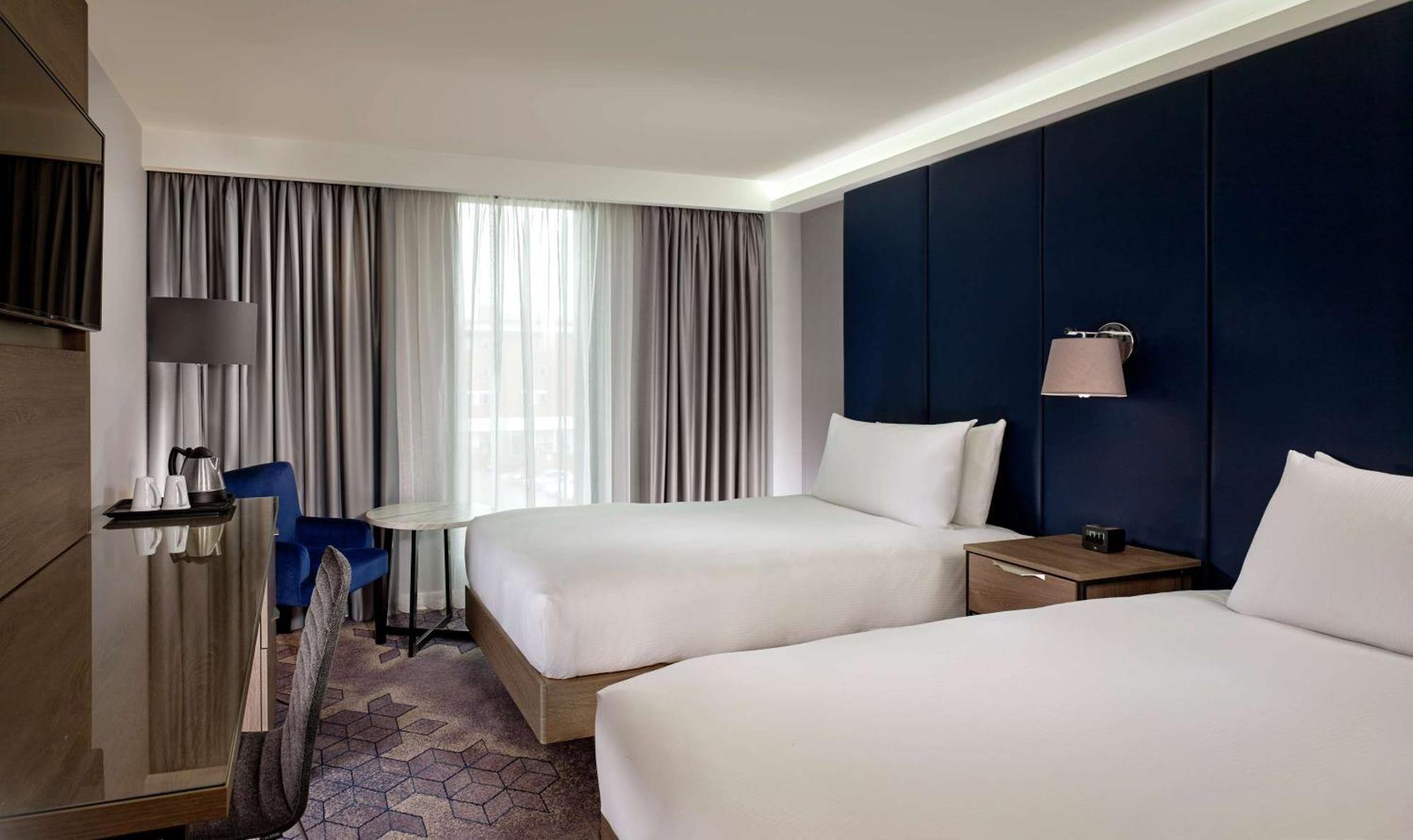 Doubletree By Hilton Lincoln Hotell Exteriör bild