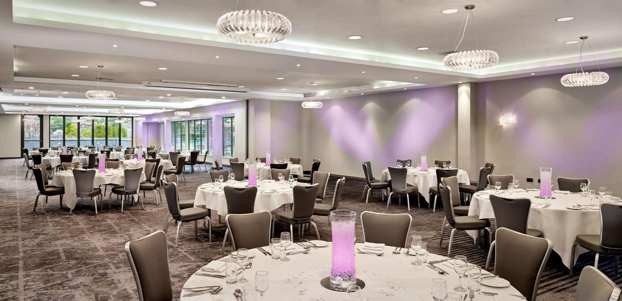 Doubletree By Hilton Lincoln Hotell Exteriör bild