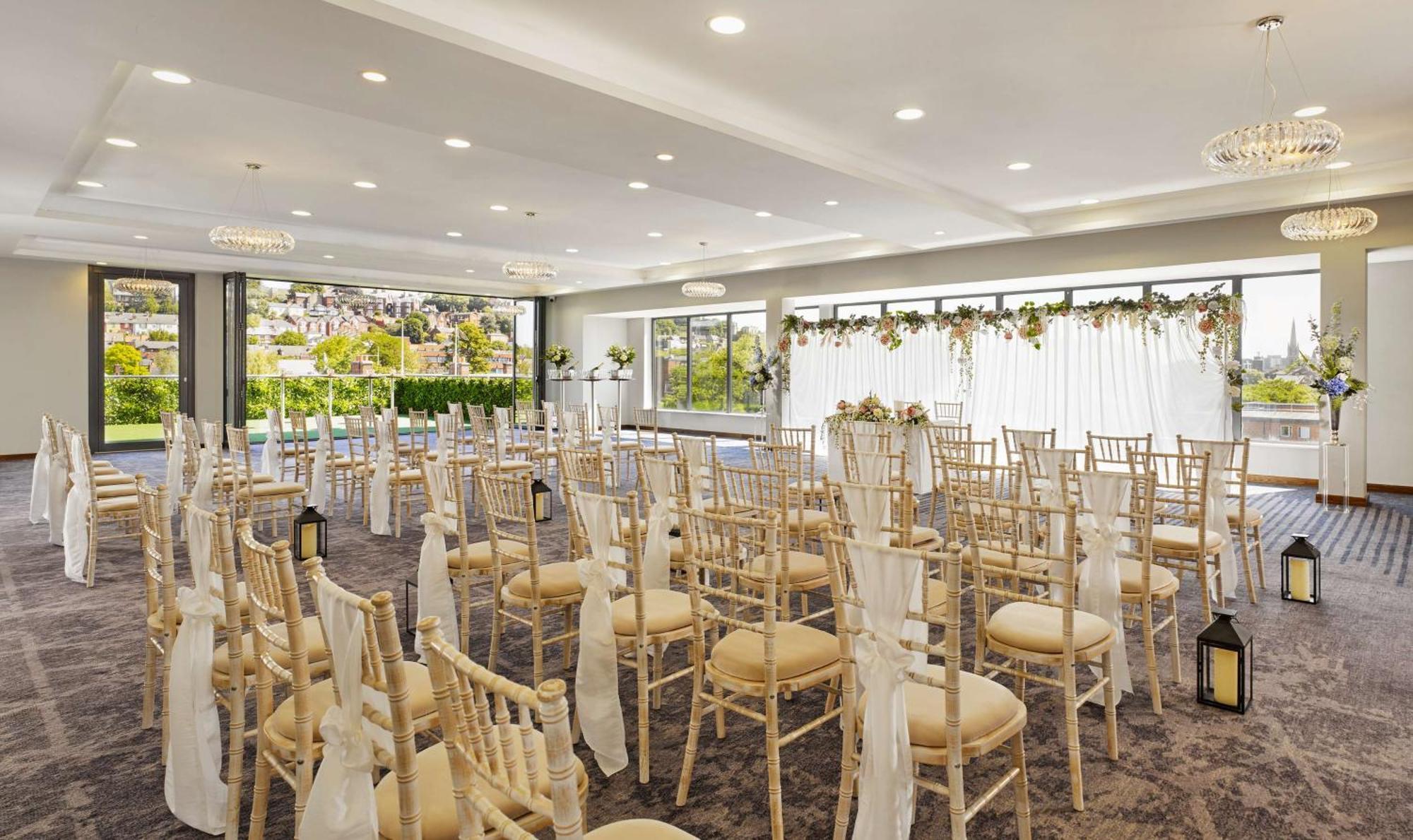 Doubletree By Hilton Lincoln Hotell Exteriör bild