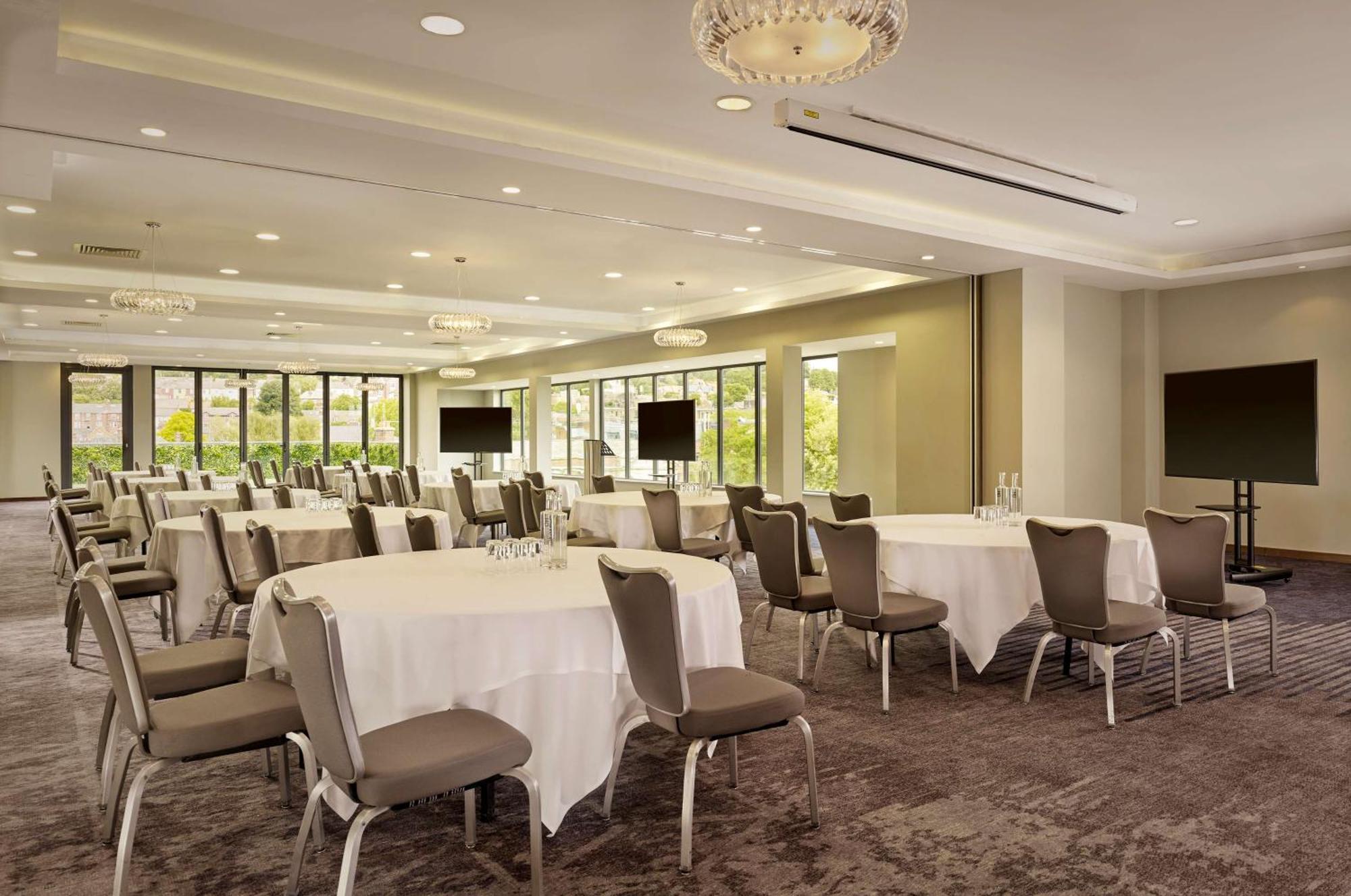 Doubletree By Hilton Lincoln Hotell Exteriör bild