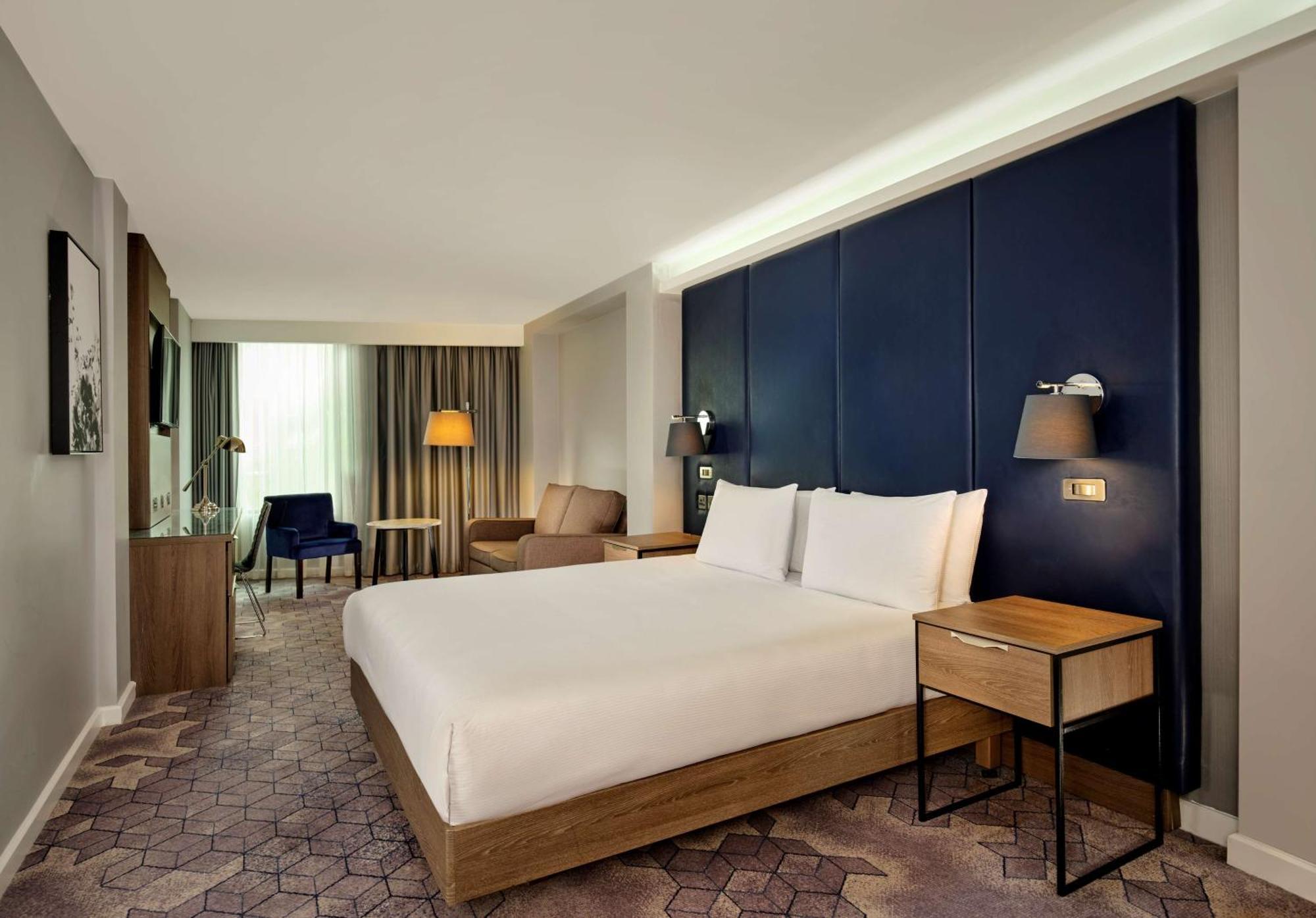 Doubletree By Hilton Lincoln Hotell Exteriör bild