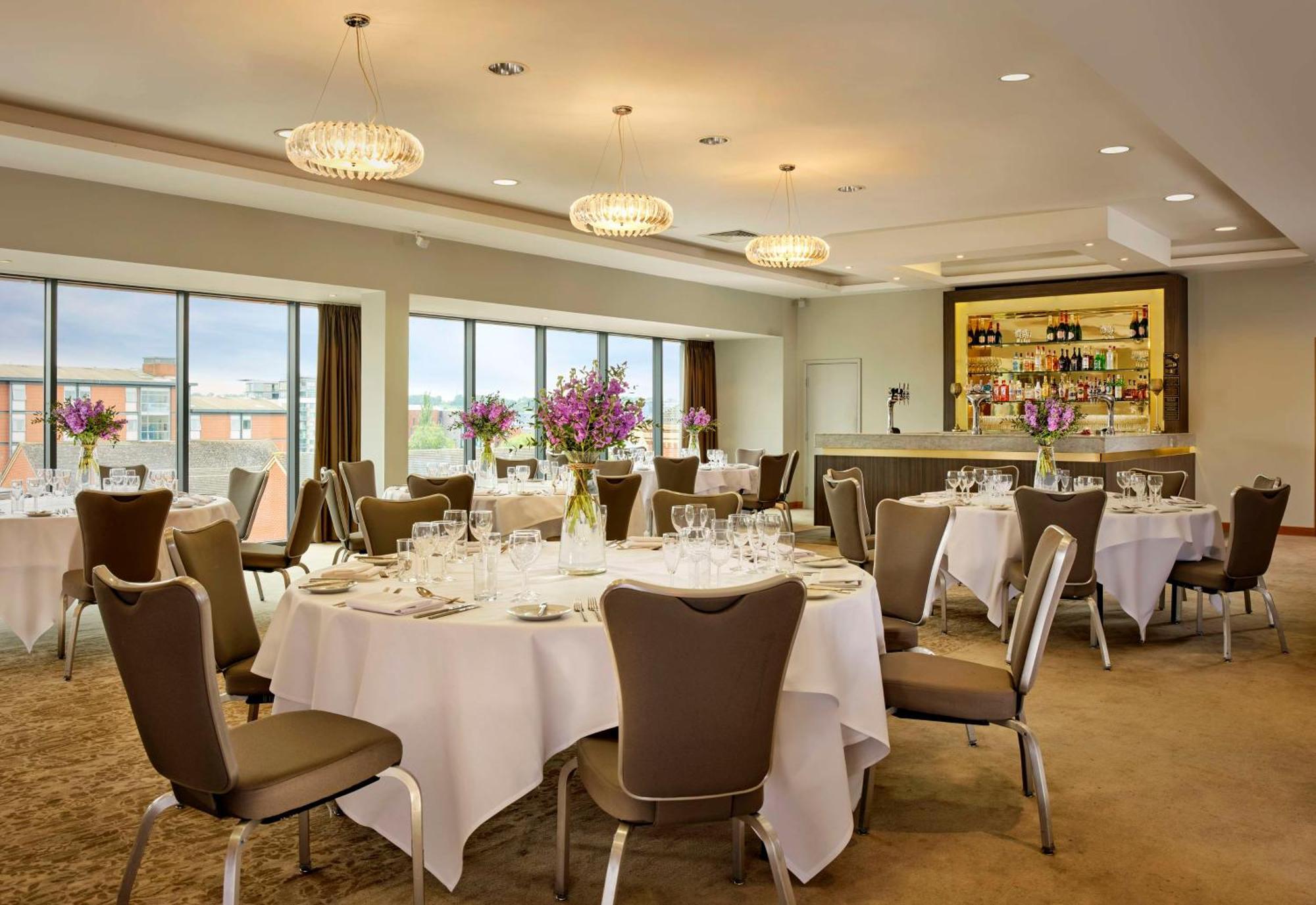 Doubletree By Hilton Lincoln Hotell Exteriör bild