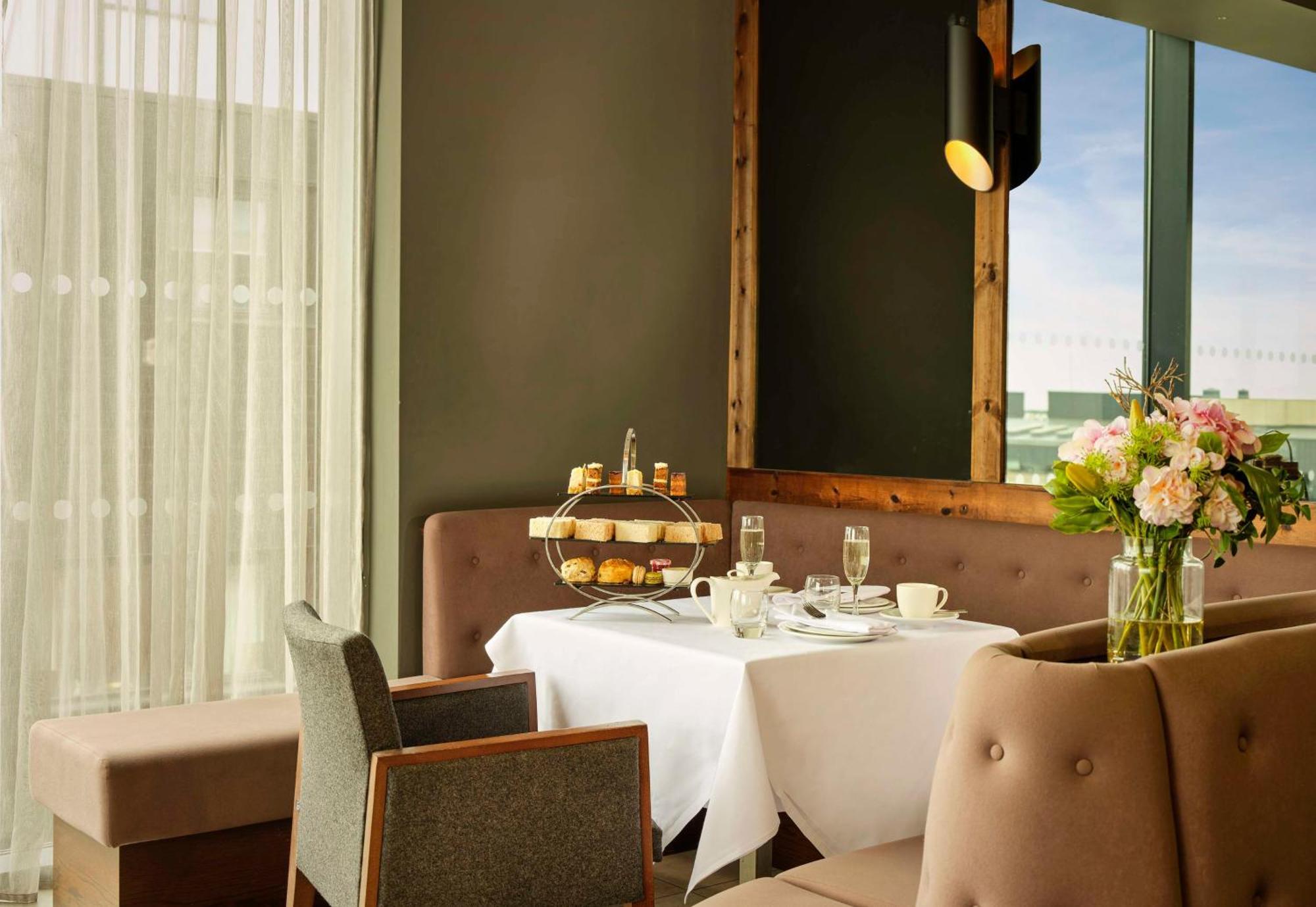 Doubletree By Hilton Lincoln Hotell Exteriör bild