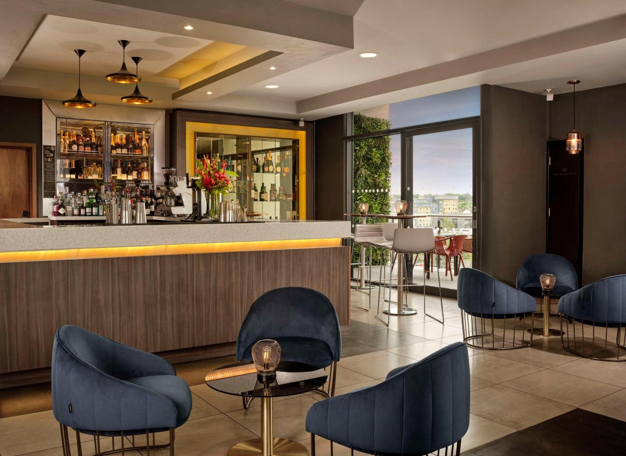 Doubletree By Hilton Lincoln Hotell Exteriör bild